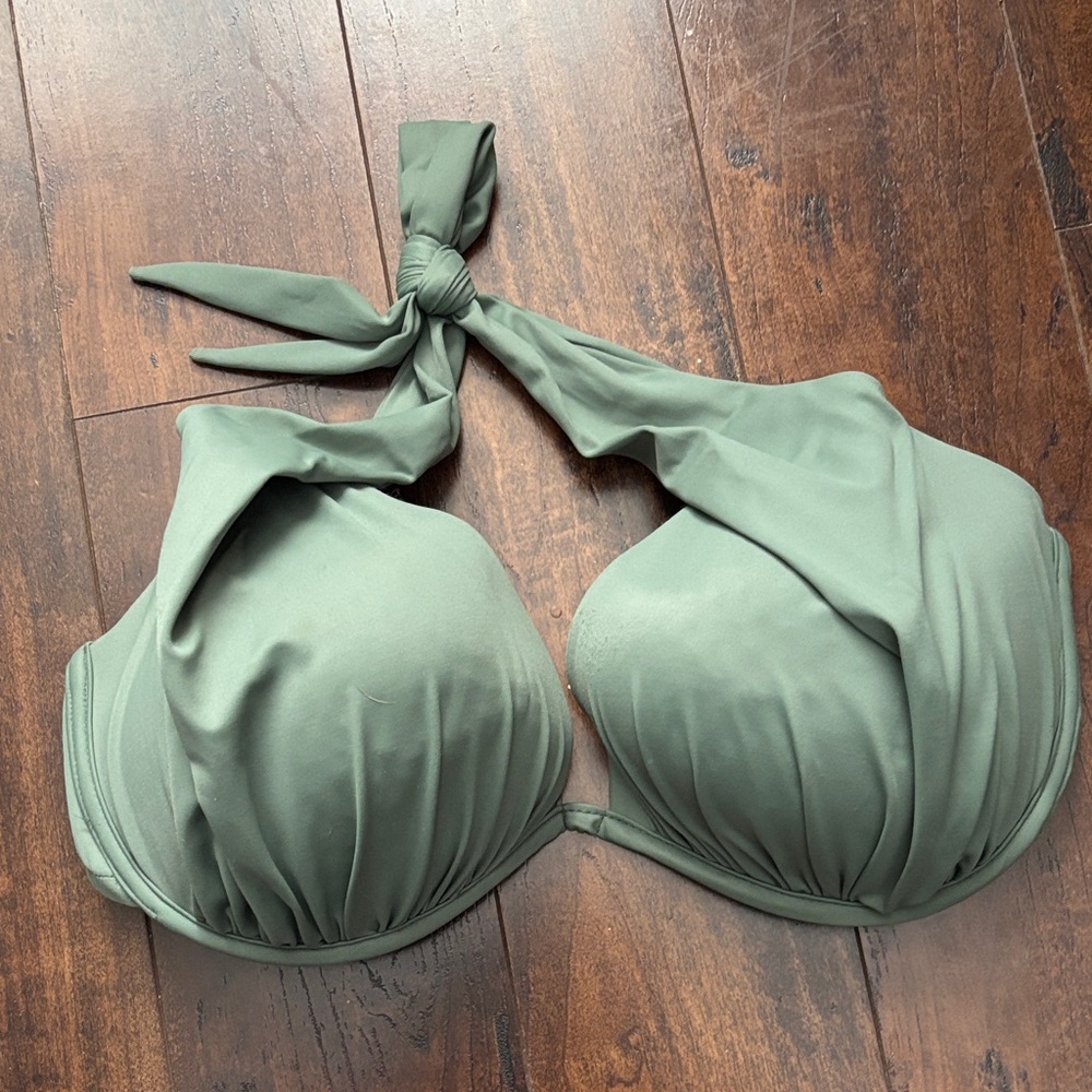 VENUS Olive Bikini Top